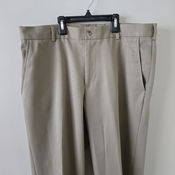 Men's 34/32 Khaki Van Heusen Dress Pants EUC - Picture 12 of 15
